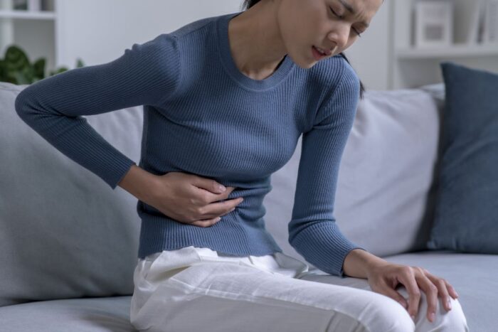 pain under the right rib