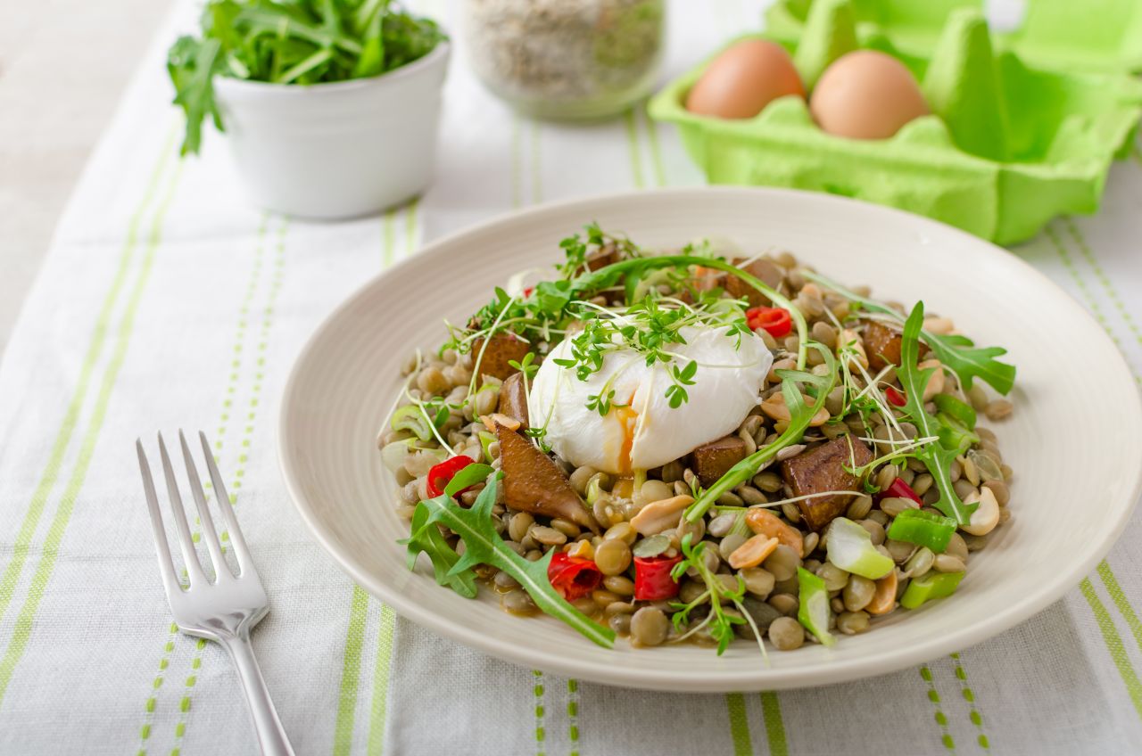 Lentils salad with eggs