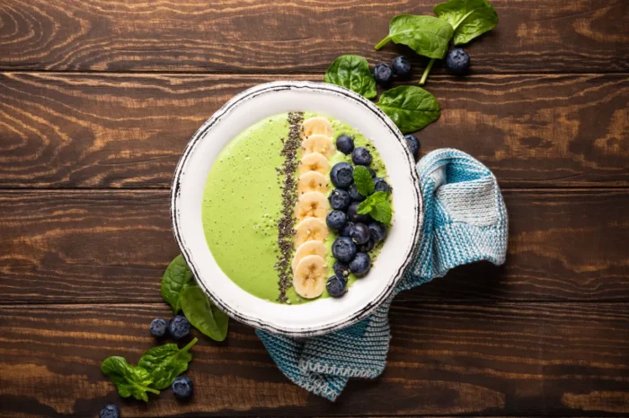 spinach smoothie bowl